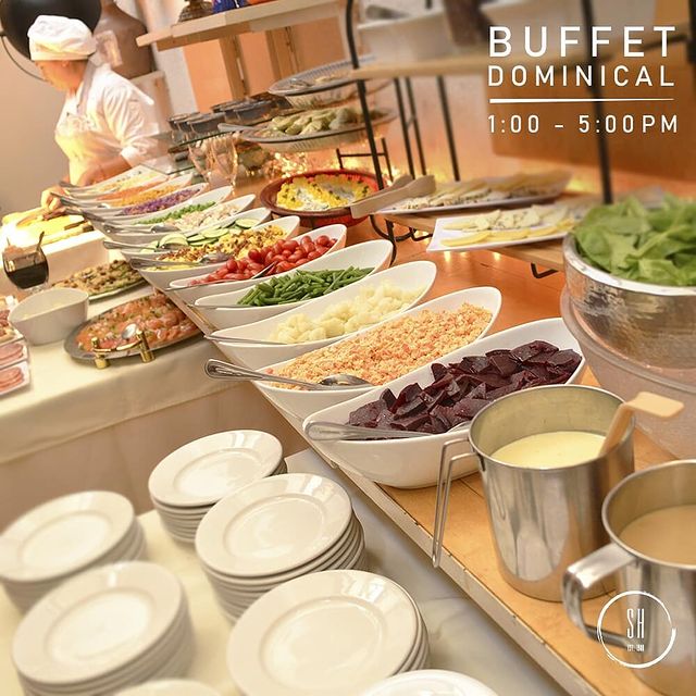 #BUFFETDOMINICAL en Swiss Haus. Te esperamos de 1 a 5 de la tarde. Estamos tr...
